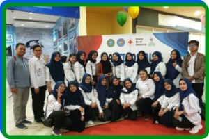 Read more about the article Kegiatan Bakti Sosial dari KSR unit UKM STIKSAM berupa cek kesehatan gratis dan pembagian 2000 tablet obat cacing