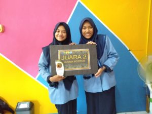 Read more about the article Selamat Untuk Naila Salsabila dan Melianawati Mahasiswa Terbaik STIKSAM Juara 2 pada Lomba Poster Edukasi Eurycoma 2019 “Inovasi Minyak Atsiri Untuk Mengatasi Masalah Kulit Wajah”