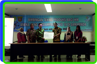 You are currently viewing Disperin Samarinda Undang Dosen Stikes Samarinda sebagai Pemateri Pembuatan Hand Sanitizer